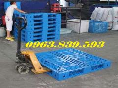 Pallet nhựa công nghiệp kê hàng, lót sàn nhà xưởng, kho đông lạnh./ 0963.839.593